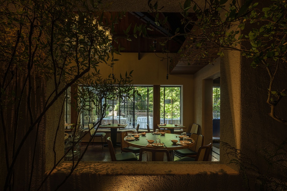 old brother seafood restaurant by young design
