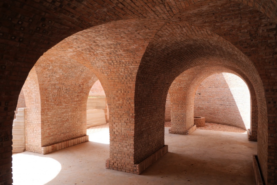 Underground House of the Future by John Lin Olivier Ottevaere Lidia Ratoi
