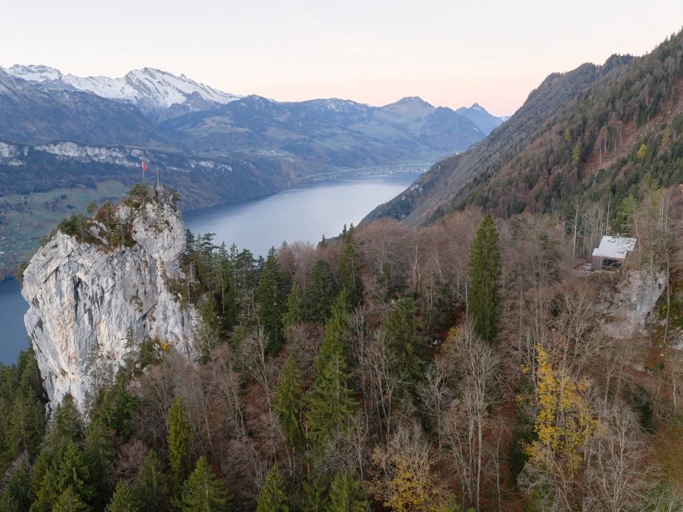the swiss alpine cabin reconstruction by guca arch