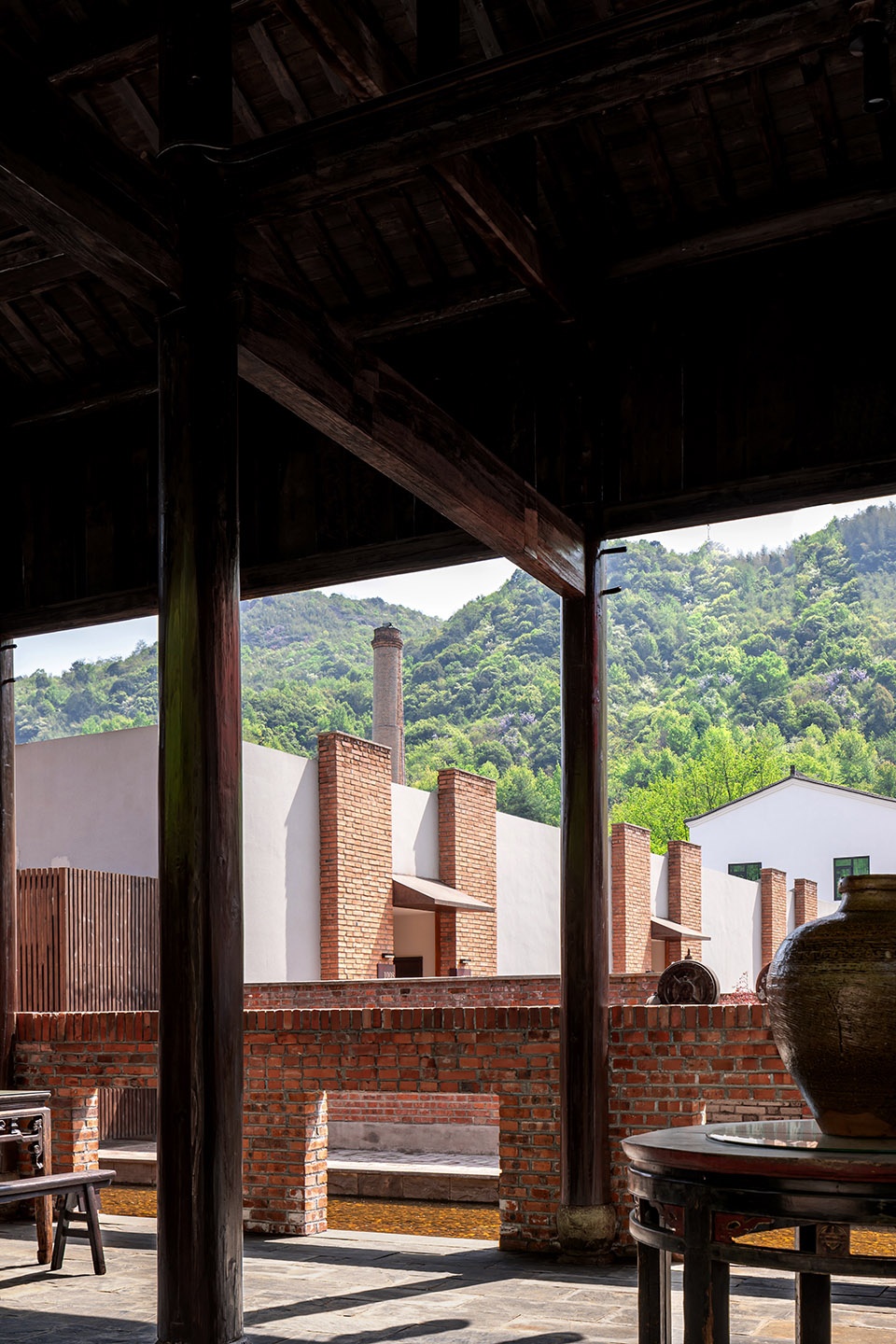 chizhou hongzhuanji guesthouse by suzhou youjian commercial design