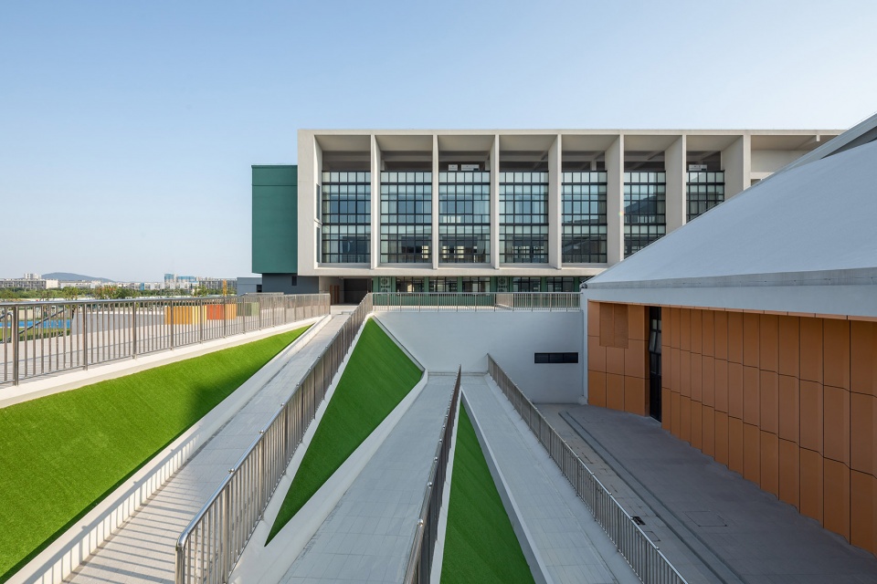 wuxi second luoshe central primary school by cd studio
