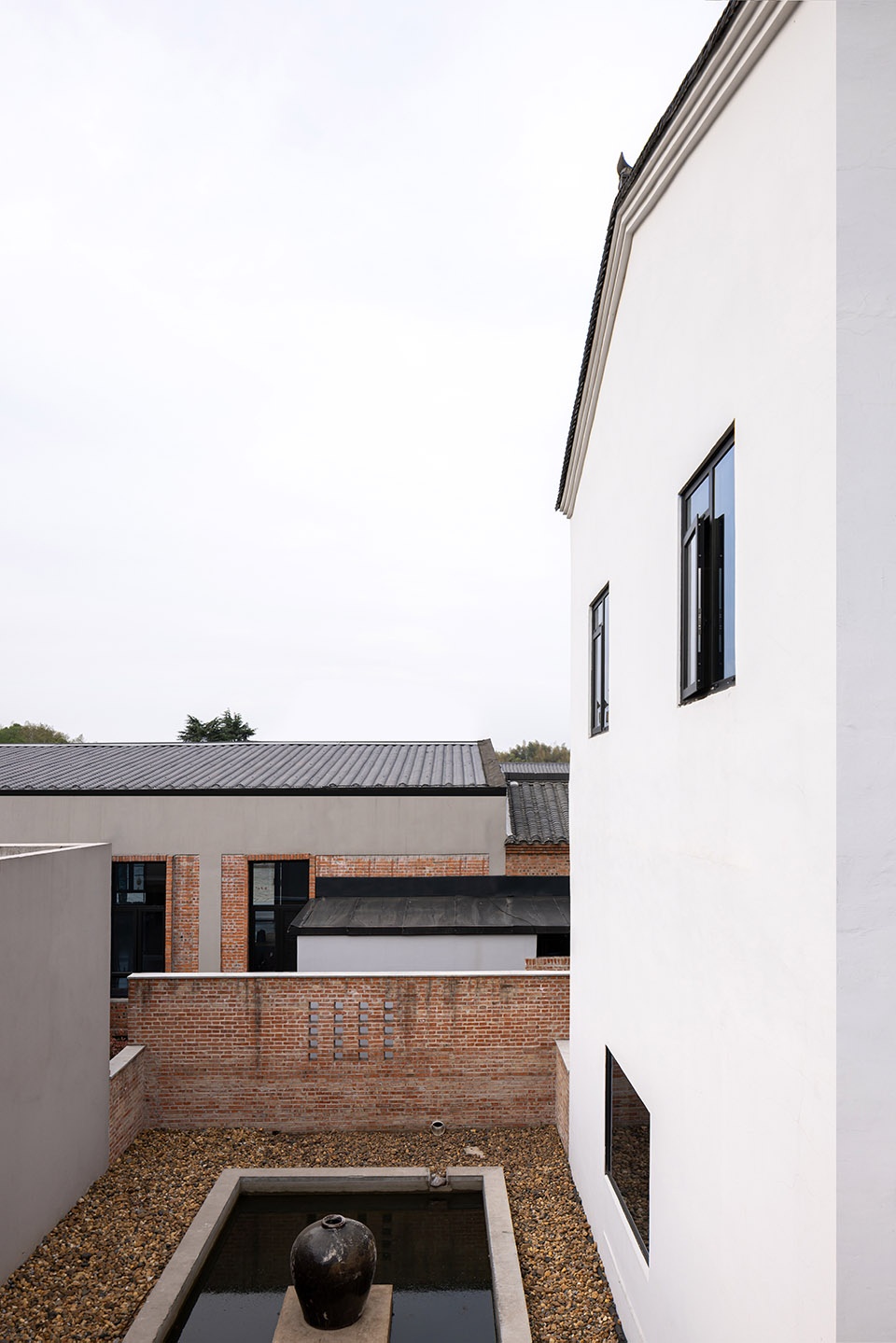 chizhou hongzhuanji guesthouse by suzhou youjian commercial design