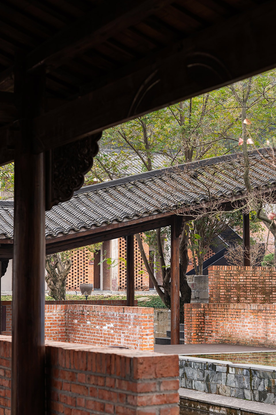 chizhou hongzhuanji guesthouse by suzhou youjian commercial design