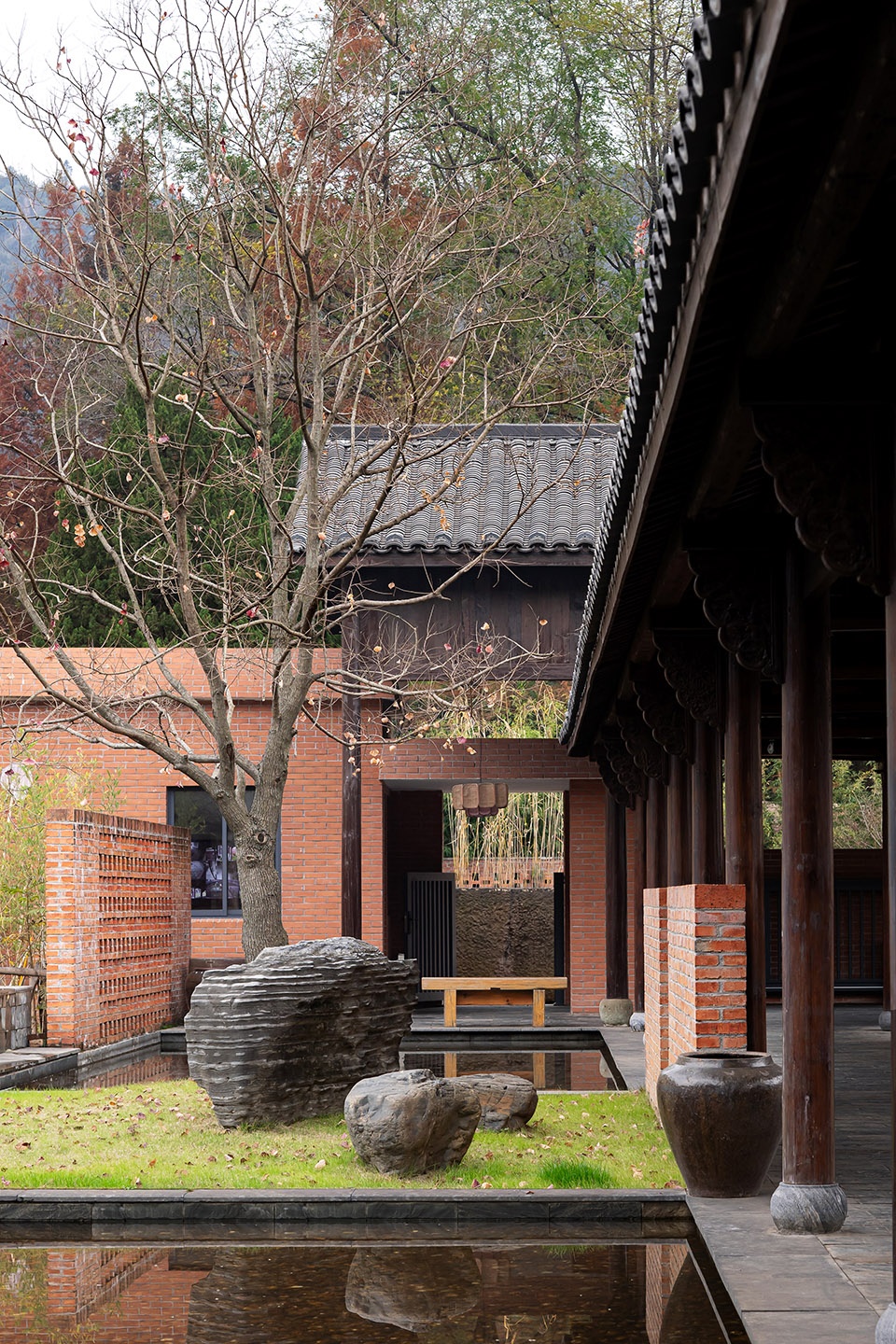 chizhou hongzhuanji guesthouse by suzhou youjian commercial design