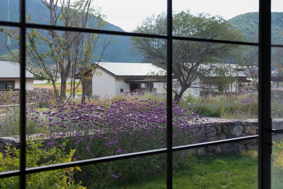 Lugu Lanyond Alpine Lake Retreat by Z scape