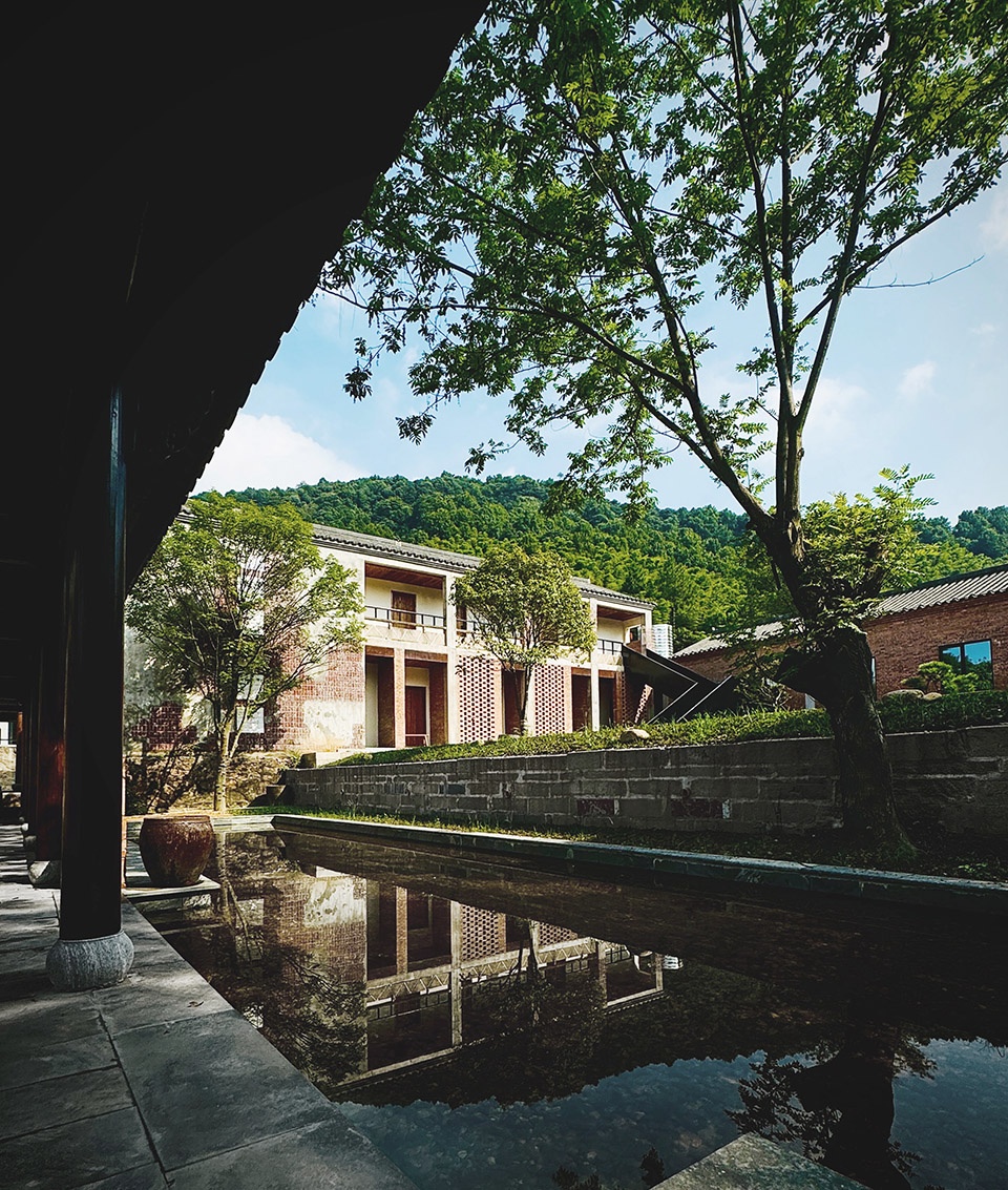 chizhou hongzhuanji guesthouse by suzhou youjian commercial design