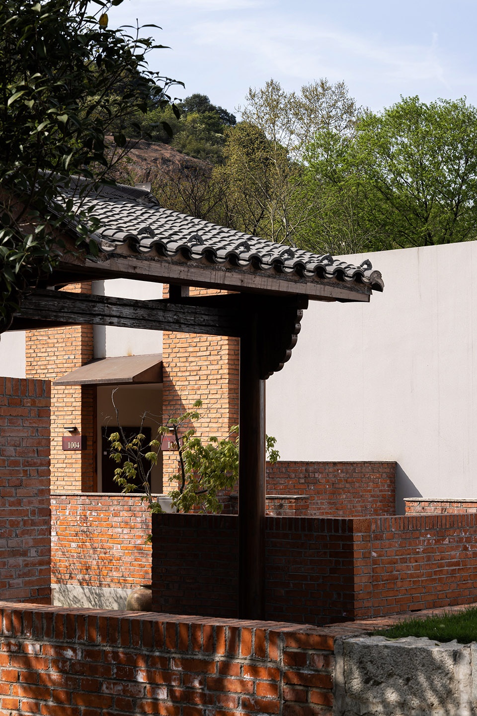 chizhou hongzhuanji guesthouse by suzhou youjian commercial design