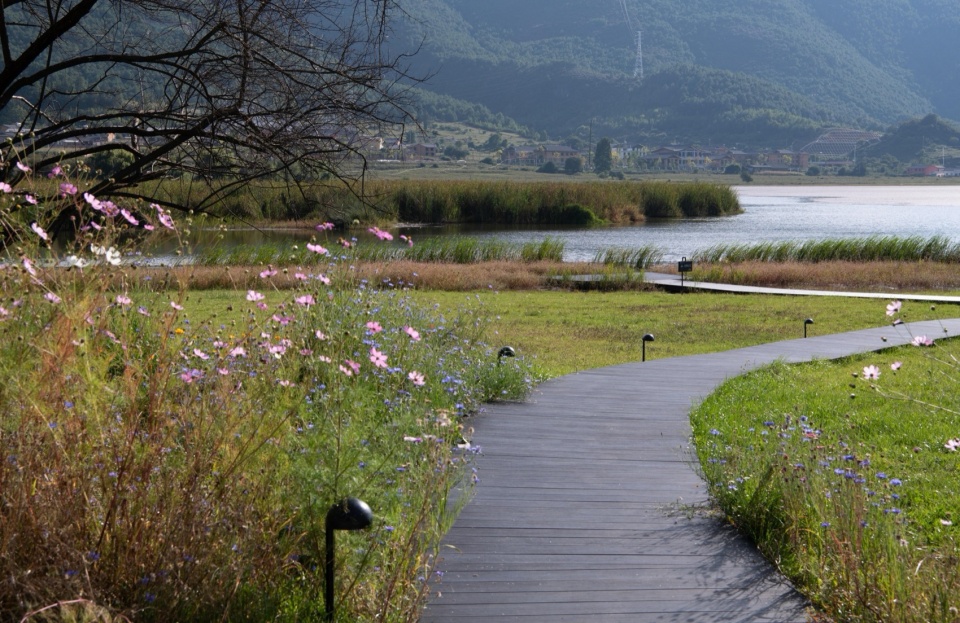 Lugu Lanyond Alpine Lake Retreat by Z scape