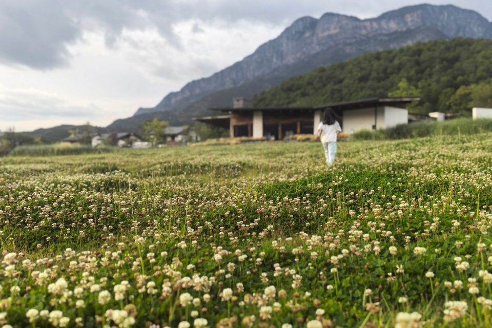 Lugu Lanyond Alpine Lake Retreat by Z scape