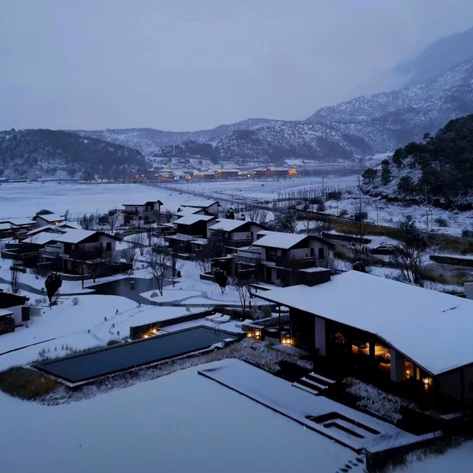 Lugu Lanyond Alpine Lake Retreat by Z scape