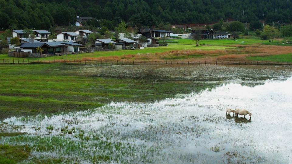 Lugu Lanyond Alpine Lake Retreat by Z scape