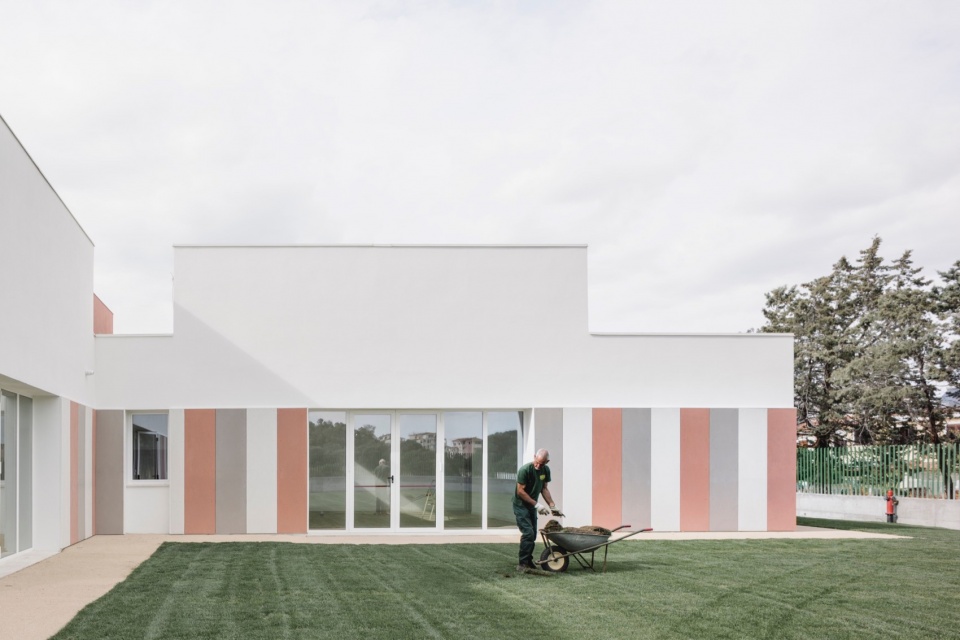 New Nursery School by Studio Associato di Architettura LERUA
