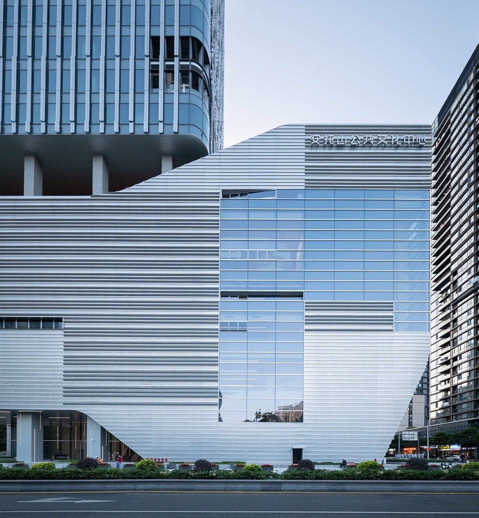 Antuoshan Public Cultural Center by HHD Shenzhen Huahui Design