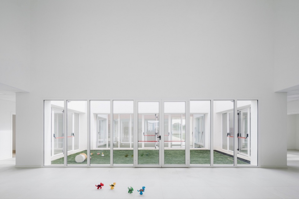 New Nursery School by Studio Associato di Architettura LERUA
