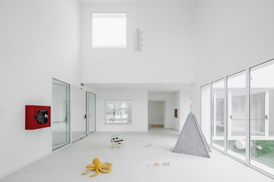 New Nursery School by Studio Associato di Architettura LERUA