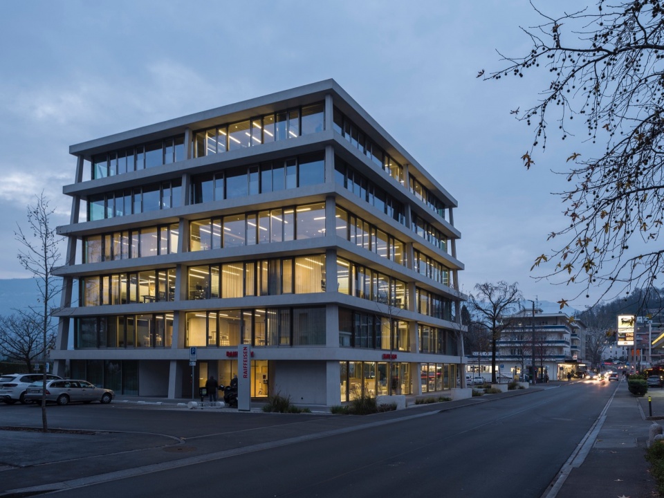 Raiffeisen Bank by Celoria Architects
