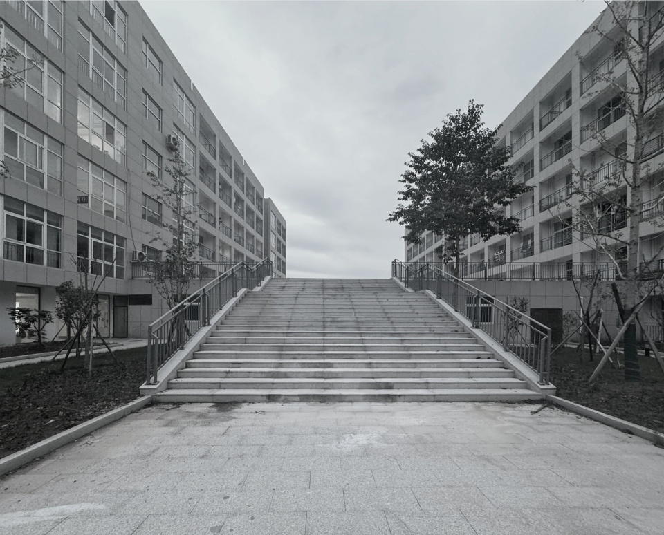 a 改造前 东侧大楼梯 Before Renovation East Grand Staircase ©衍述设计 Studio REN