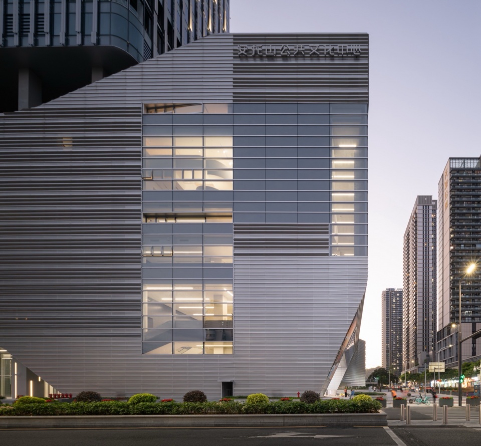 Antuoshan Public Cultural Center by HHD Shenzhen Huahui Design
