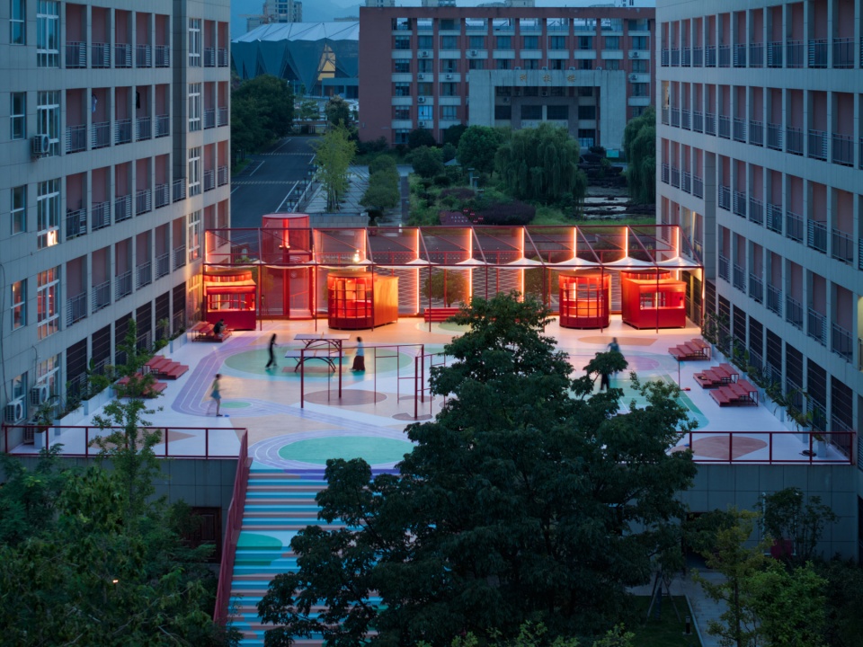 黄昏廊架亮灯鸟瞰 Illuminated Canopy Frame at Dusk Aerial ©梅可嘉