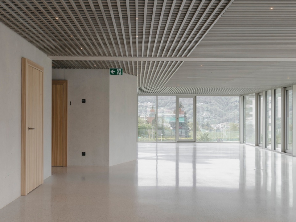 Raiffeisen Bank by Celoria Architects