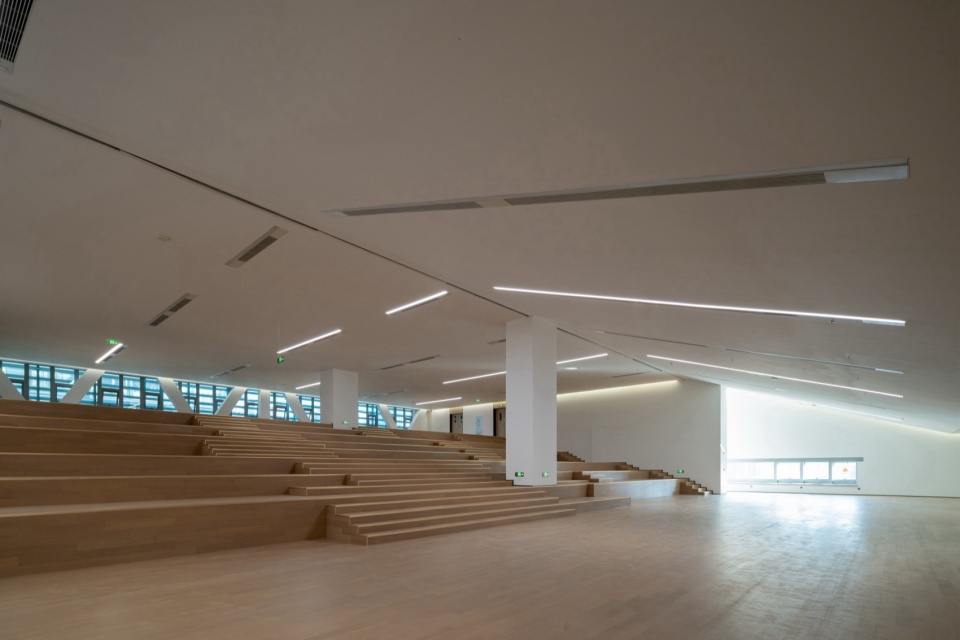 Antuoshan Public Cultural Center by HHD Shenzhen Huahui Design