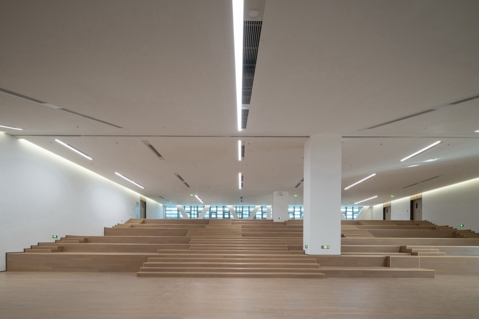 Antuoshan Public Cultural Center by HHD Shenzhen Huahui Design