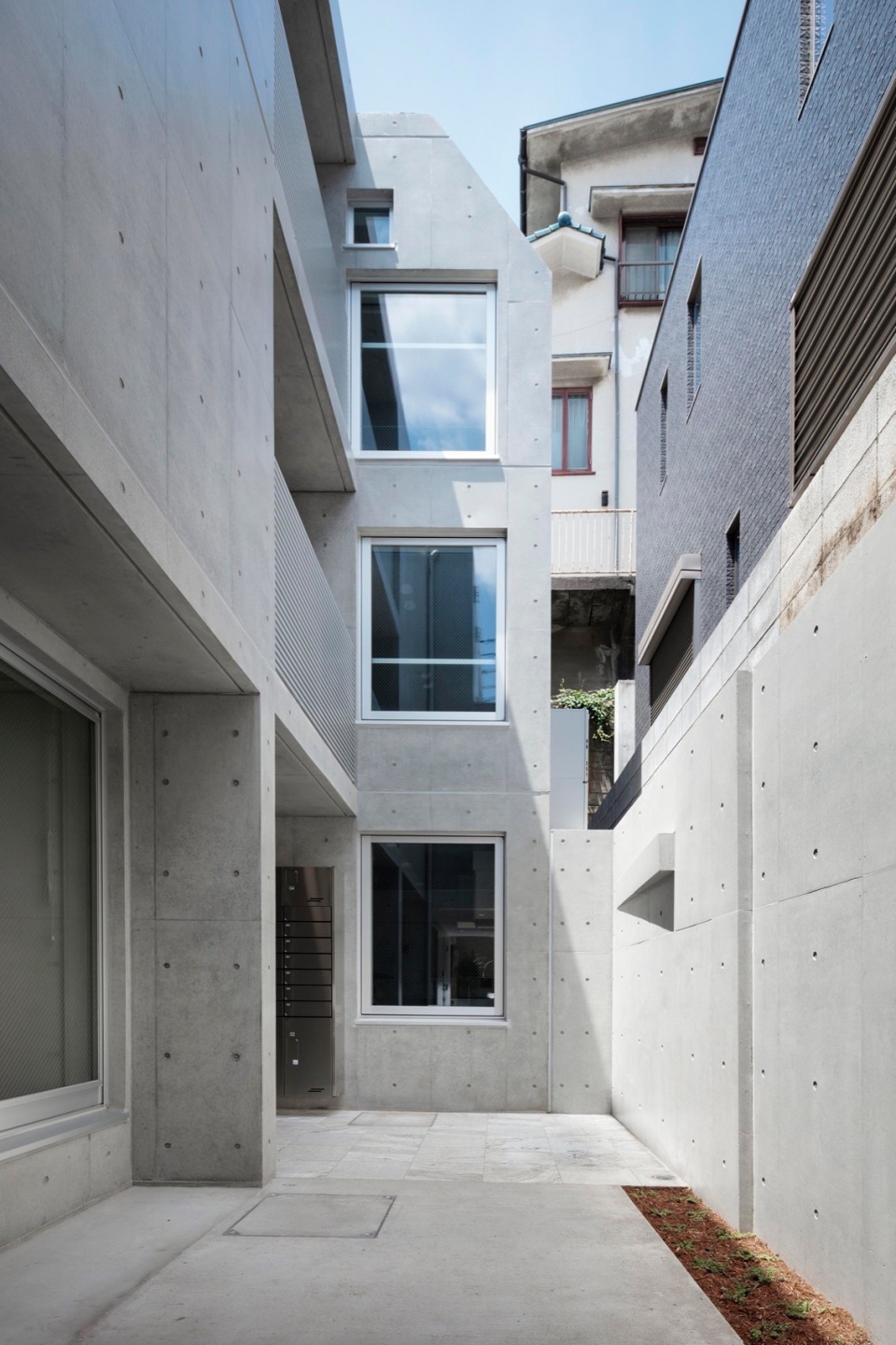 Escenario Hanabusayama by Ryuichi Sasaki Architecture