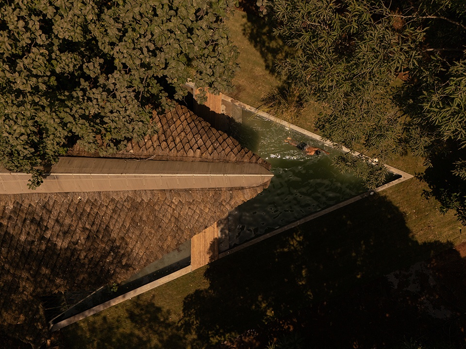 Bridge house 11