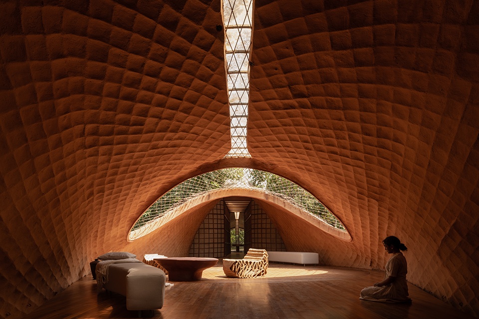 Bridge house 12