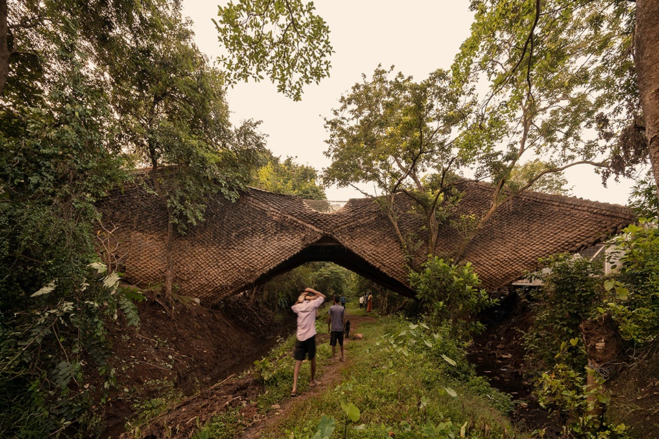 Bridge house 4