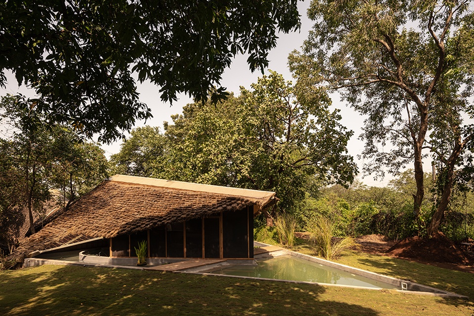 Bridge house 8