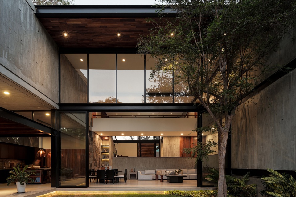 Casa Akama 8 jyl