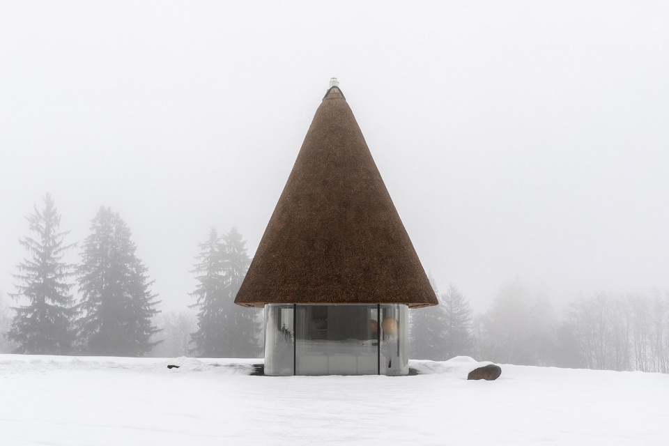 Reed Roof 26