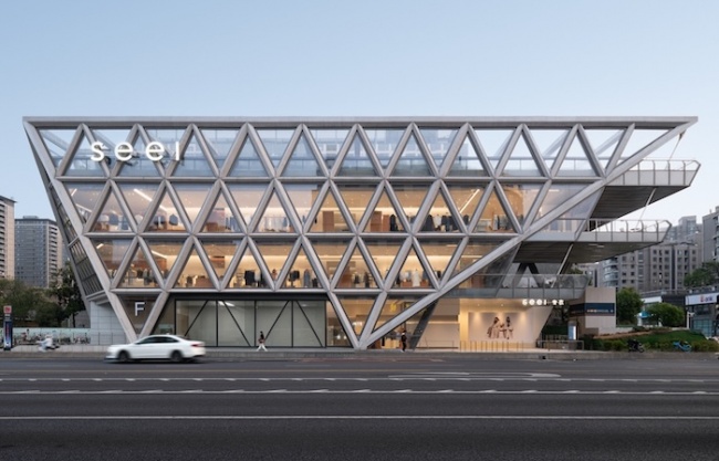 Hangzhou Xueyuan Road TOD Station Commercial Building (SEEI Flagship Store) by gad