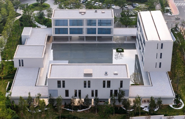 Riyue Bay Yuyue Artia Hotel by B.L.U.E. Architecture Studio