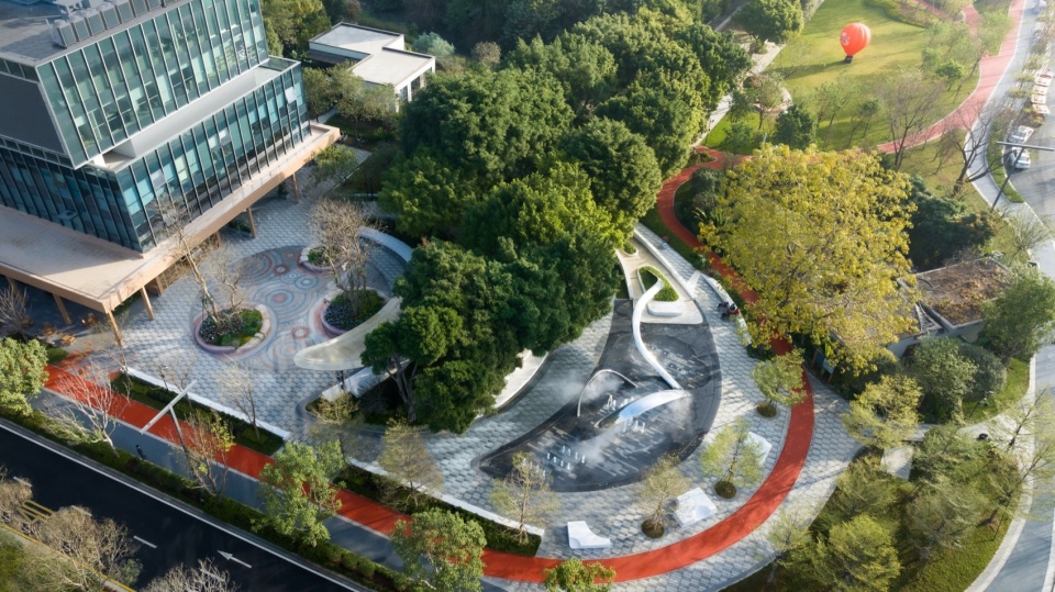 Guangzhou Huangpu New Town 101 Banyan Park by ROXin Design