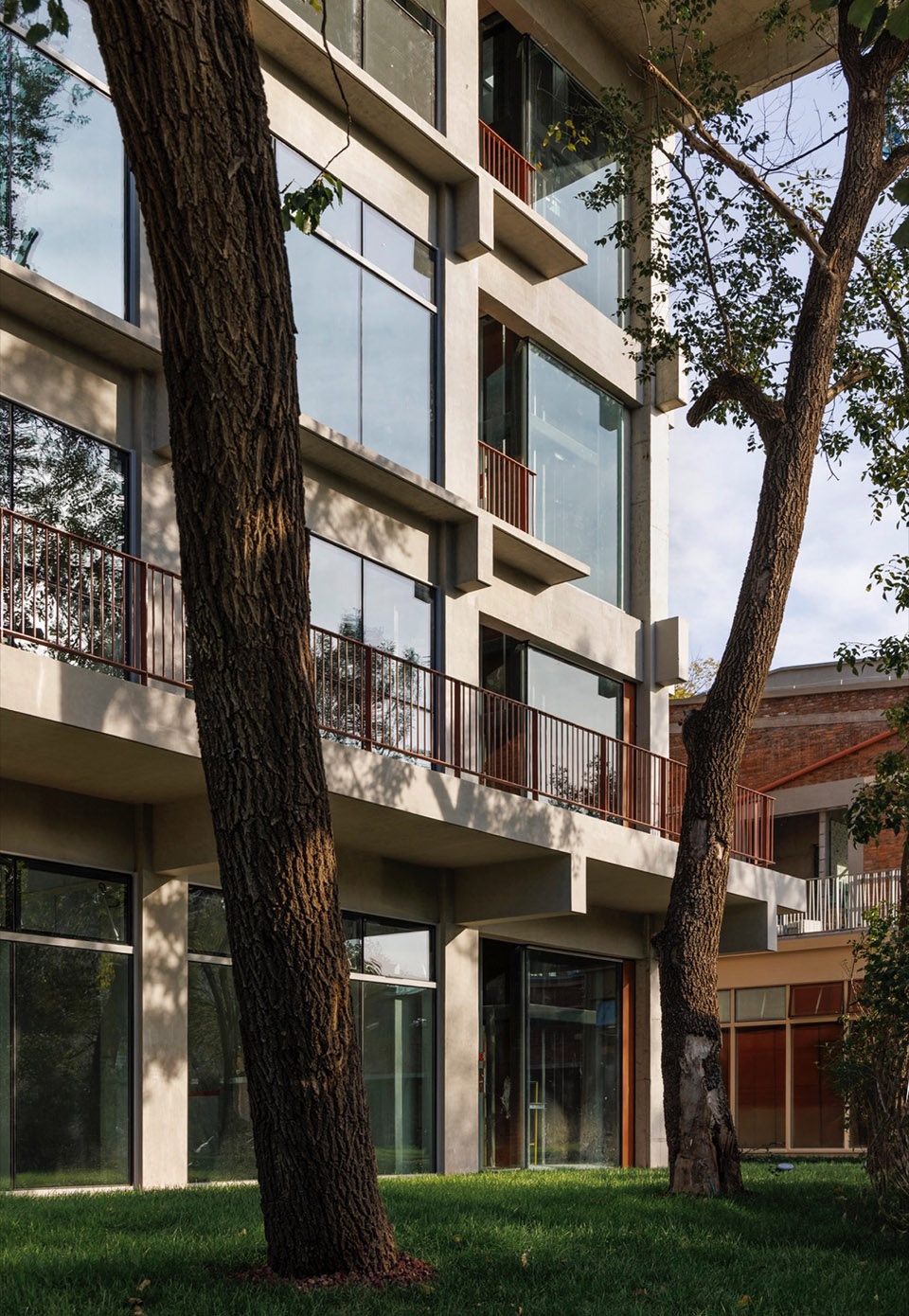 Jinyi Coordinate Design of Building 2 Tianjin First Machine Tool Plant by CM Design
