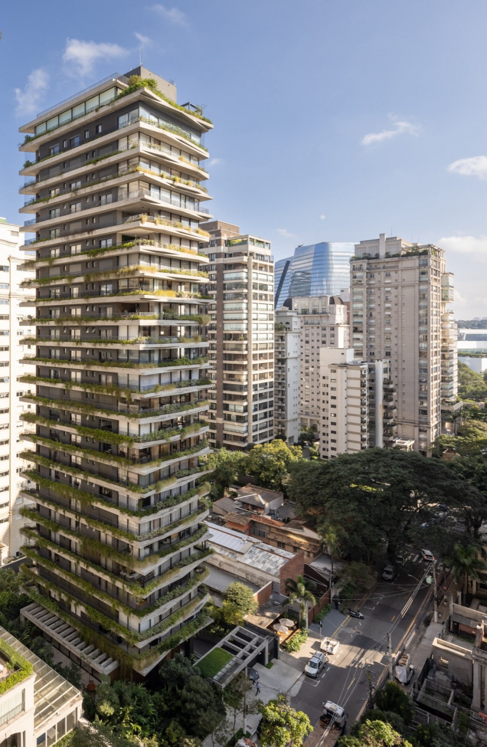 Leopoldo 1201 Building Landscaping by aflalo gasperini arquitetos