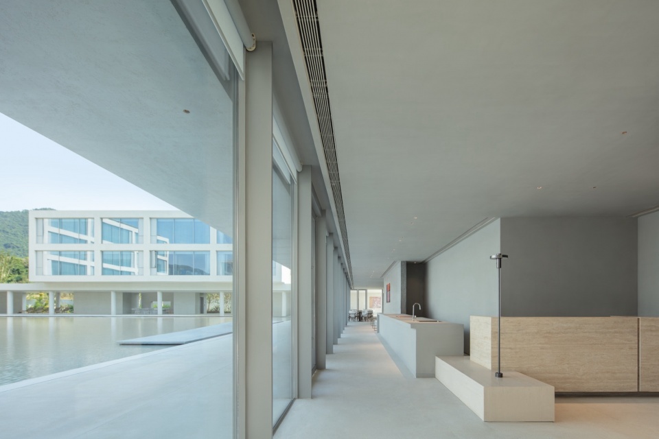 Riyue Bay Yuyue Artia Hotel by BLUE Architecture Studio