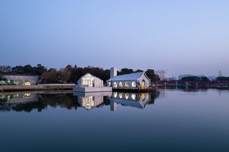 swan lake chapel by parallect design