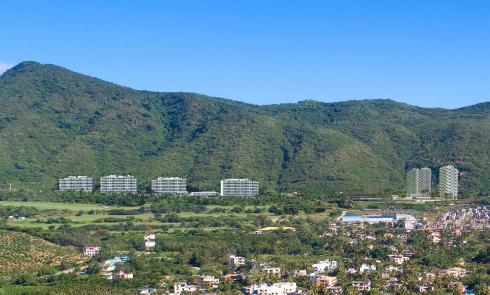 the lanshan hotel complex at aranya sanya by verse design