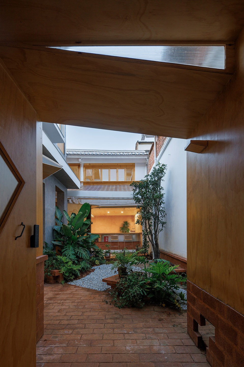 vigorous blooms courtyard by edge architects