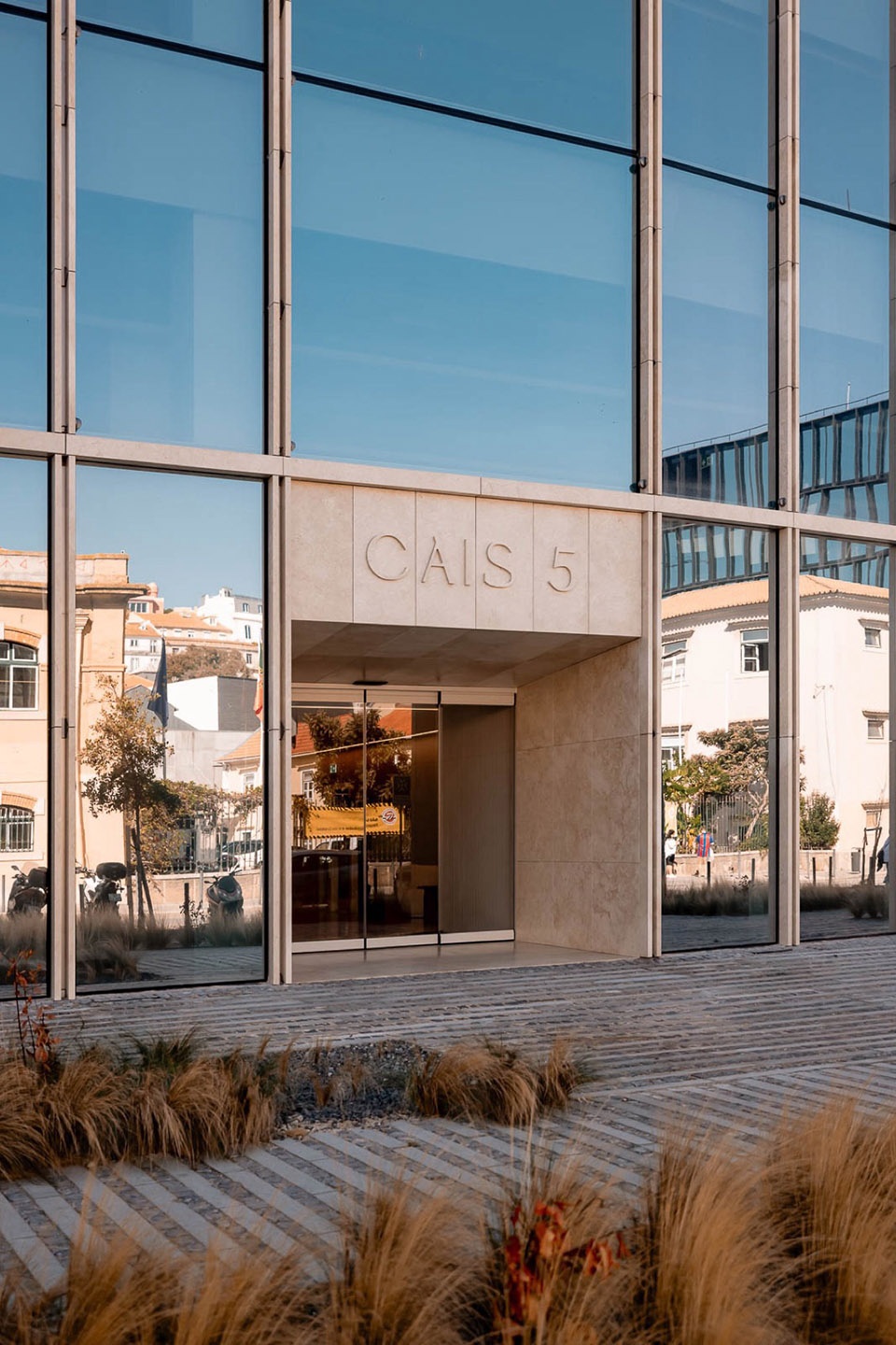 CAIS 5 by Contacto Atlantico