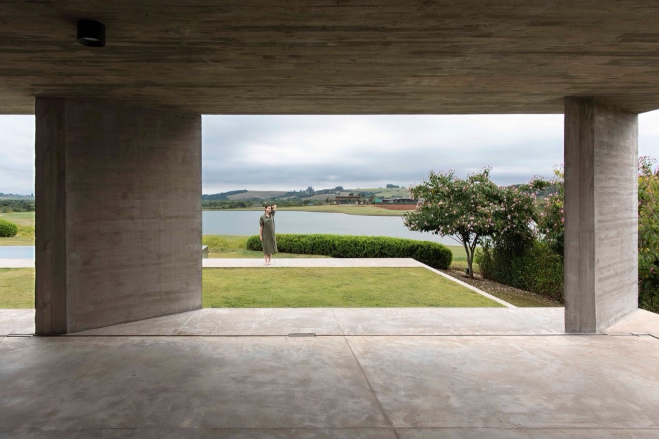 CASA PAULA by Luciano Kruk Arquitectos