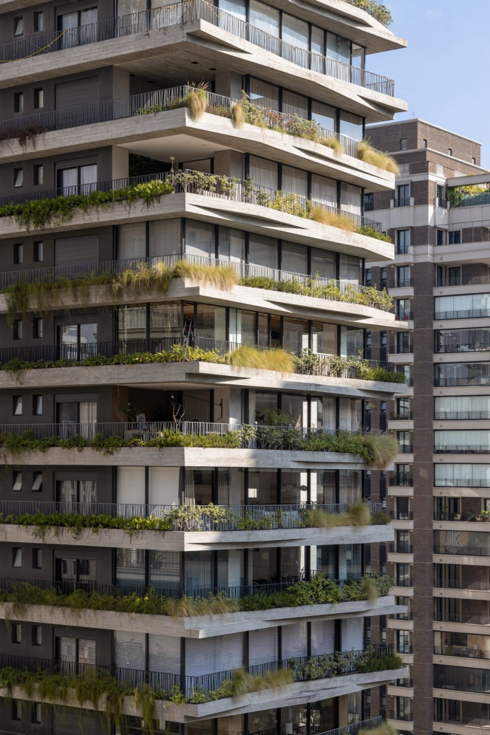 Leopoldo 1201 Building Landscaping by aflalo gasperini arquitetos