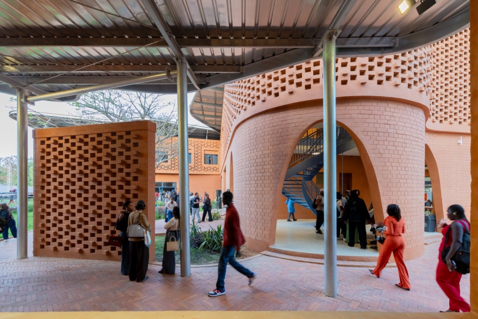 the goethe institut by kere architecture