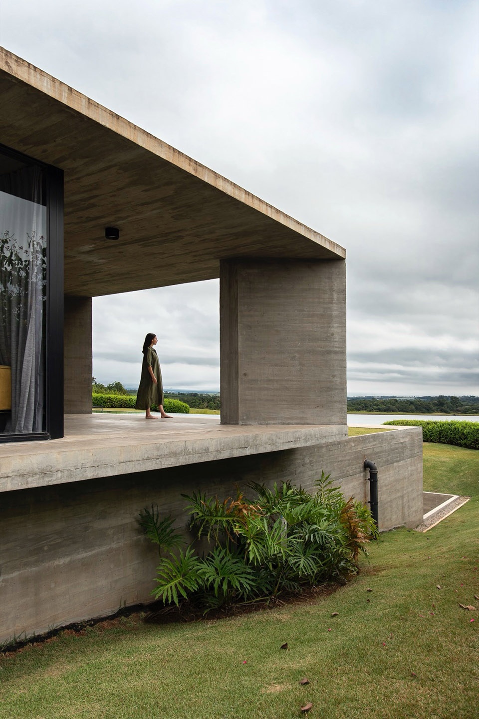 CASA PAULA by Luciano Kruk Arquitectos
