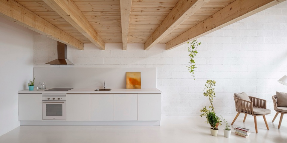 GAVA BEACH HOUSE by Roman Izquierdo Bouldstridge
