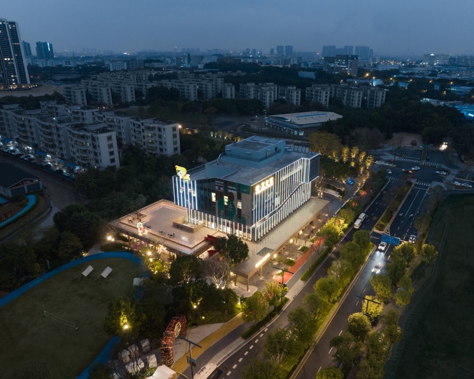 Guangzhou Huangpu New Town 101 Banyan Park by ROXin Design