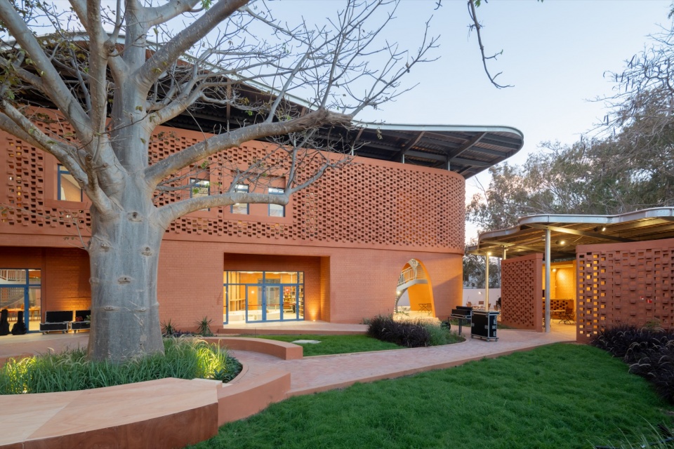 the goethe institut by kere architecture